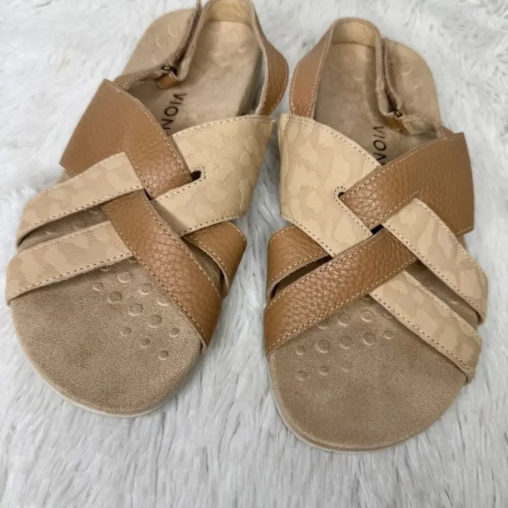 VIONIC / Eira tan brown cheetah printed strappy comfort sandals / 8 WIDE